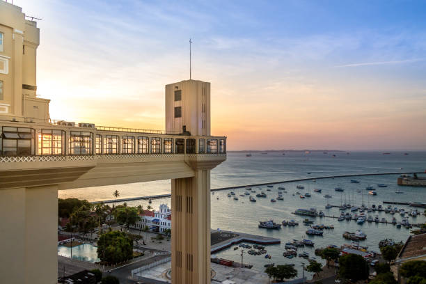istock Lacerda Elevator (Lacerda Elevator) at sunset - Salvador, Bahia, Brazil 673777508