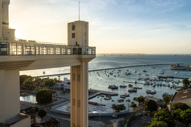 istock Lacerda Elevator (Lacerda Elevator) at sunset - Salvador, Bahia, Brazil 673779980