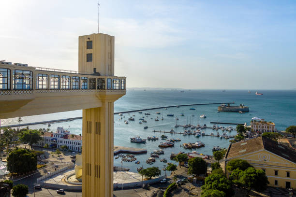 istock Lacerda Elevator (Lacerda Elevator) at sunset - Salvador, Bahia, Brazil 673780766