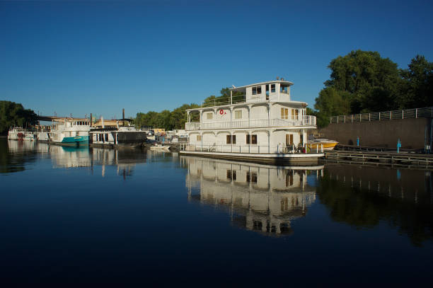 istock Mississippi River and St. Paul, MN 673781564