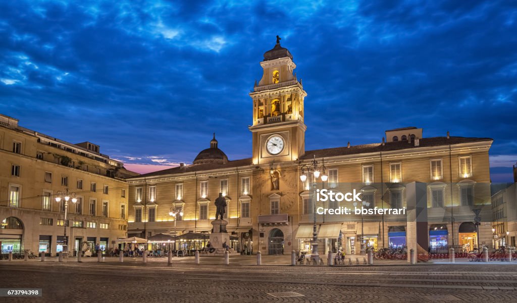 Piazza Giuseppe Garibaldi in Parma Piazza Giuseppe Garibaldi in the evening in Parma, Emilia Romagna, Italy Parma - Italy Stock Photo