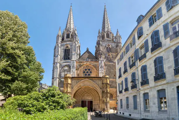 Photo of Gorhic facade of Bayonne cathedral