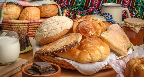 pane dolce messicano - pan brioche foto e immagini stock