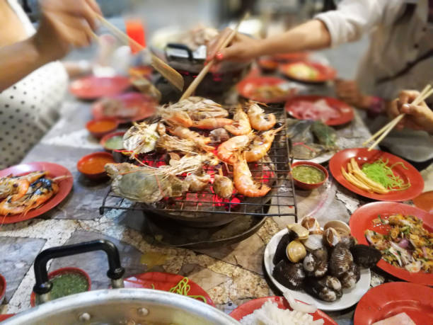 istock Hot Pork Shop in Bangkok 673804510