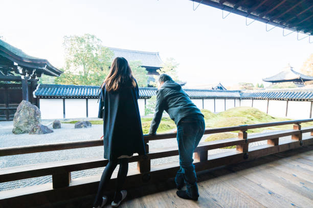 istock Couple at Tofuku-ji Temple 673848232