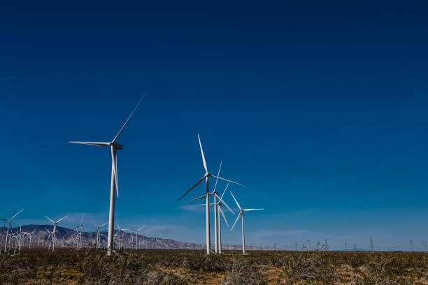 alternative energy windmills turbine - tehachapi imagens e fotografias de stock
