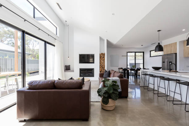 istock Stunning contemporary open plan spacious living and dining room 673898802