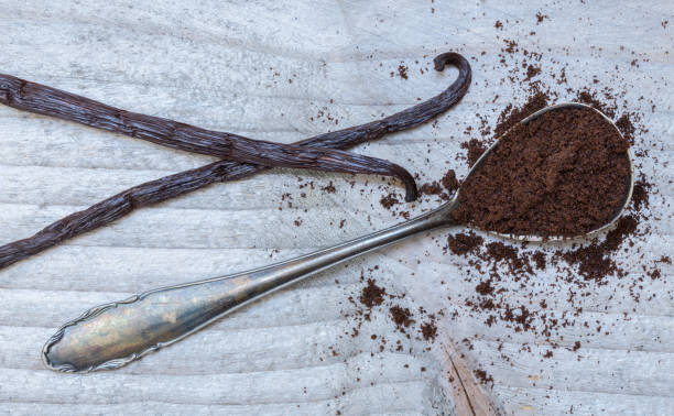 istock Vanilla and vanilla beans on a spoon macro 673997990
