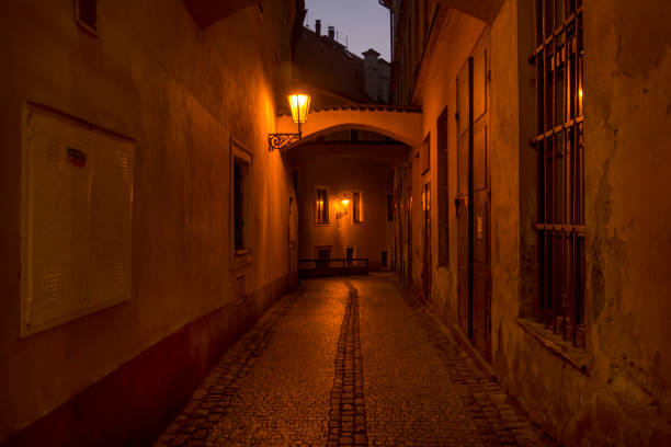 istock Dark Back Alley From Prague, Czech Republic 673998250