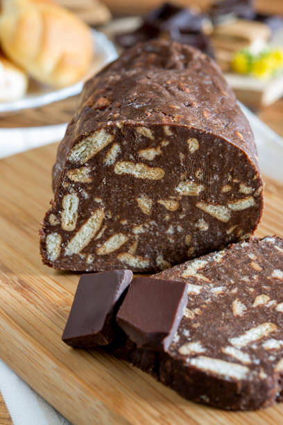istock Crunchy chocolate salami 674098350