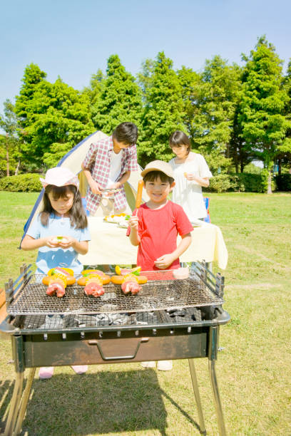 istock Prepare barbecue for family 674112540