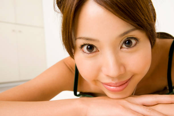 istock Japanese woman portrait 674124140