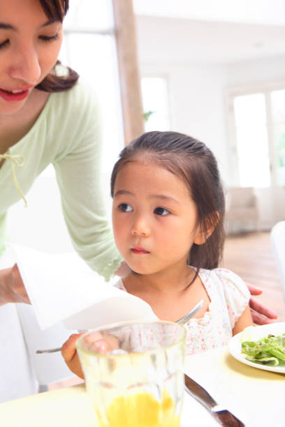 istock Meal scenery of mother and child 674138886