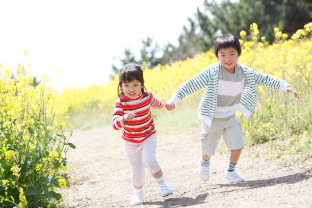 istock Elementary school gender plays in Greens farms 674156776