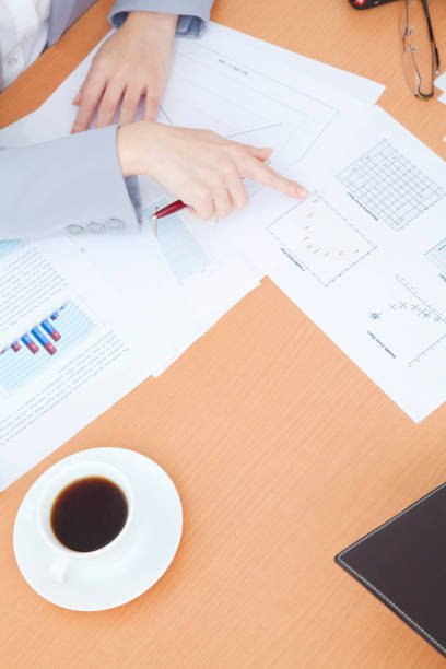 istock On meeting with businessmen and OL tables 674159088