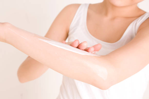 istock Apply the cream on women 674191168