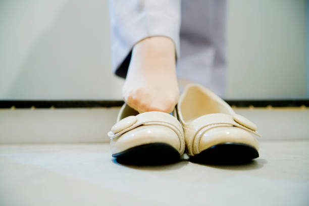 OL shoes with feet