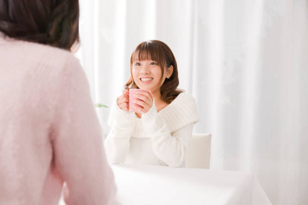 istock Women who have a cup 674213104