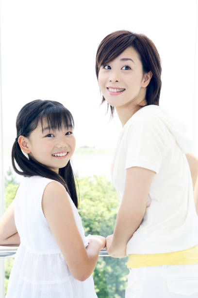 istock Turn around MOM and daughter 674222538