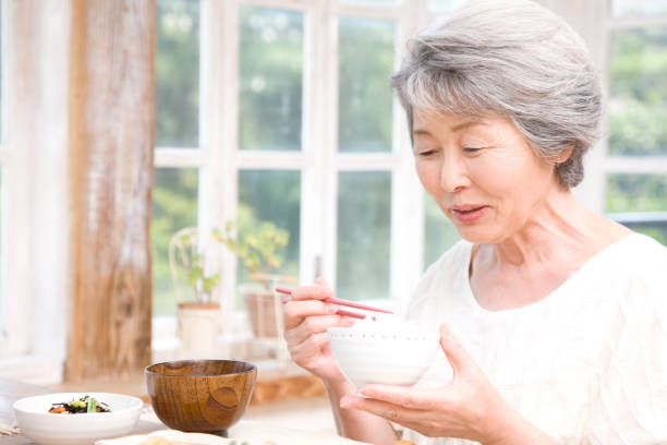 You eat breakfast senior women