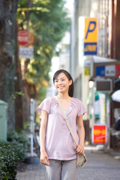 istock Japanese woman portrait 674277990