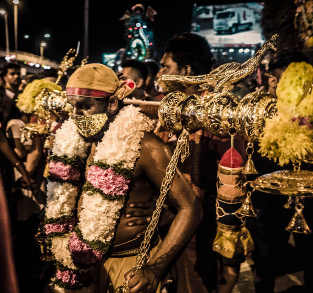 festival hindu de thaipusam batu caves selangor malaysia - edinson cavani - fotografias e filmes do acervo