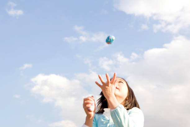 istock Juggling girl 674307958