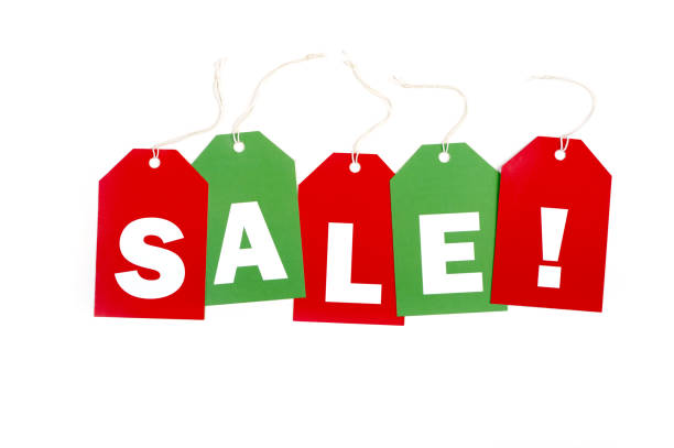 istock Holiday SALE tags 674338160