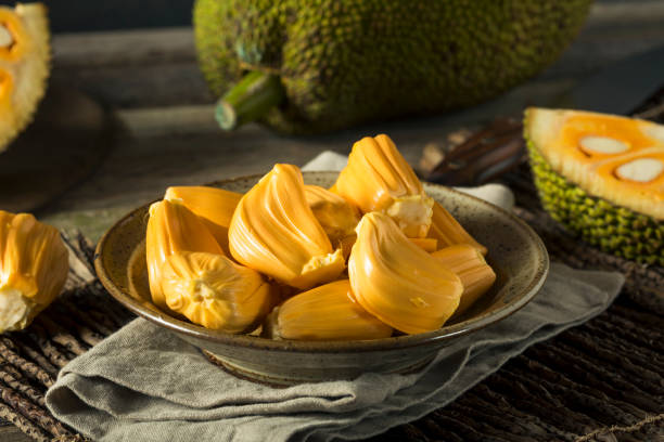 domowe organiczne świeże jackfruit - chlebowiec zdjęcia i obrazy z banku zdjęć