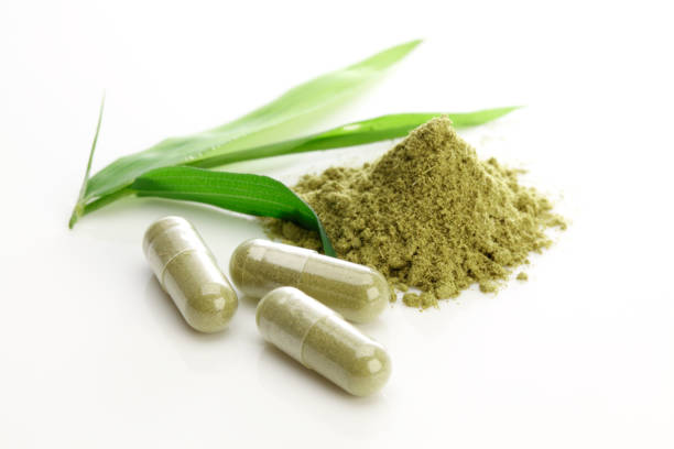 白ハーブ カプセル - chinese medicine nutritional supplement herb pill ストックフォトと画像