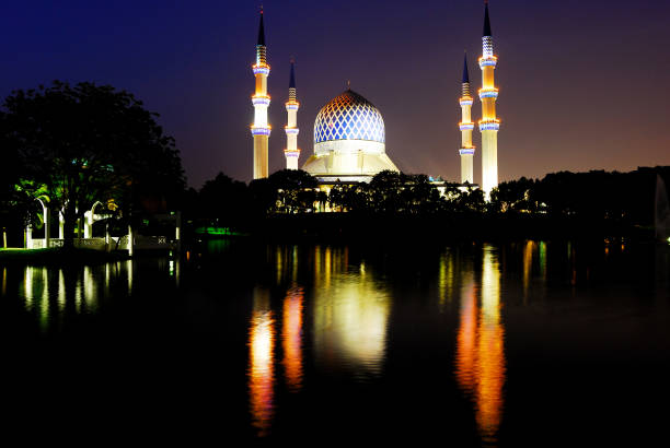 istock Sultan Salahuddin Abdul Aziz Shah Mosque 674413058