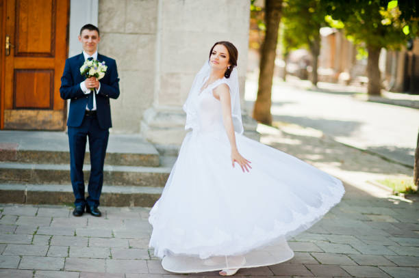 istock Dance with dress bride background her groom 674466946
