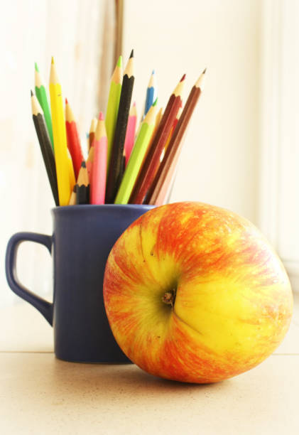 istock Set of color pencils 674490478