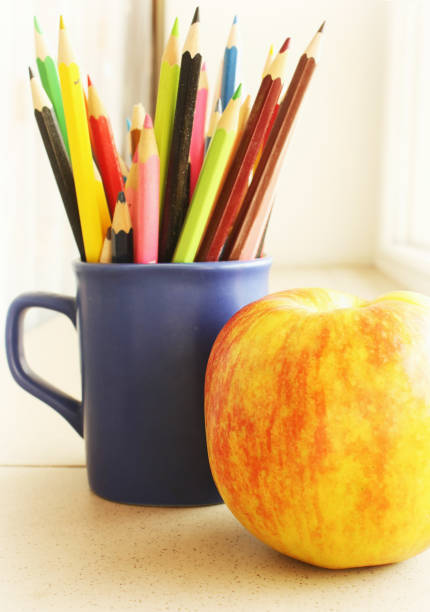 istock Set of color pencils 674490480