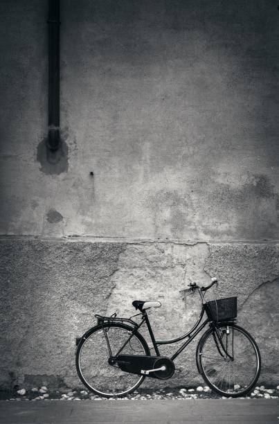 istock Cinque Terre Monterosso bike 674550308
