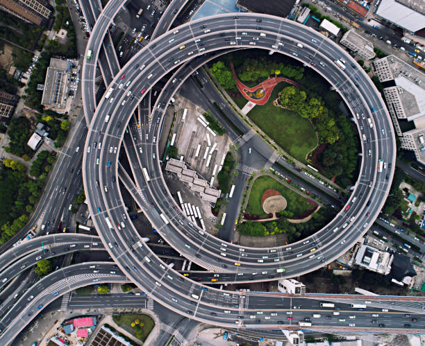 上海南浦大橋の上から円します。 - aerial view shanghai technology multiple lane highway ストックフォトと画像