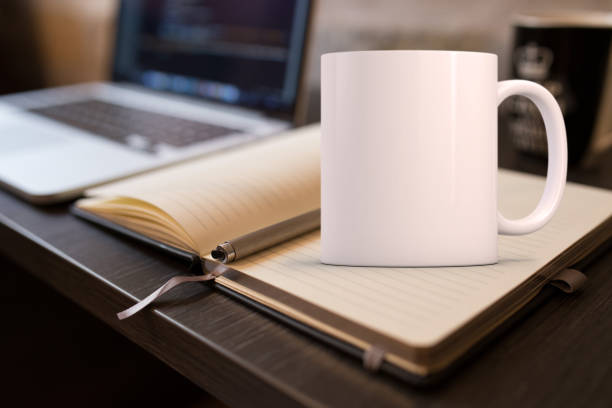 Caneca de café Mockup - foto de acervo