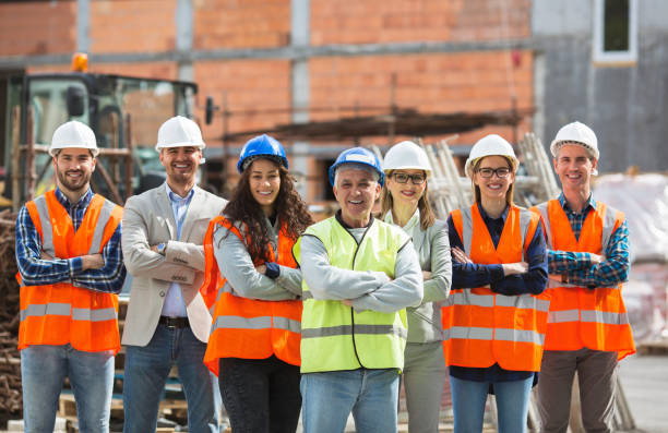 portrait de travailleurs de la construction confiant - preparation tool belt business businessman photos et images de collection