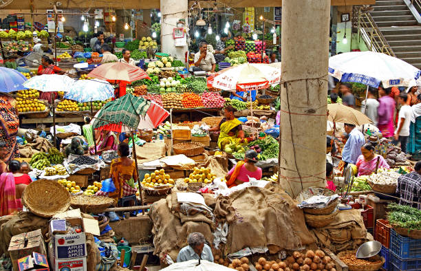 mercado de frutas y hortalizas en panjim, goa - panjim fotografías e imágenes de stock