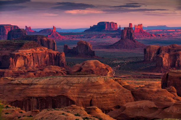 Hunts Mesa navajo tribal majesty place near Monument Valley, Arizona, USA Sunrise in Hunts Mesa navajo tribal majesty place near Monument Valley, Arizona, USA pictures of valleys stock pictures, royalty-free photos & images