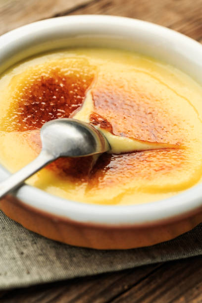 クレム・ブリュリー - dessert creme brulee food gourmet ストックフォトと画像