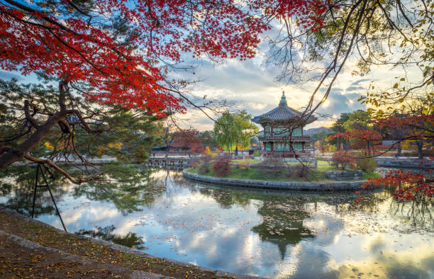 istock Icon Of Seoul 674800652
