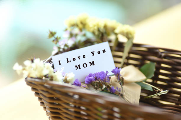 Flower with I love you mom text on card