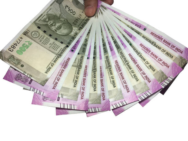 istock 500 and 2000 Indian Currency 674867388