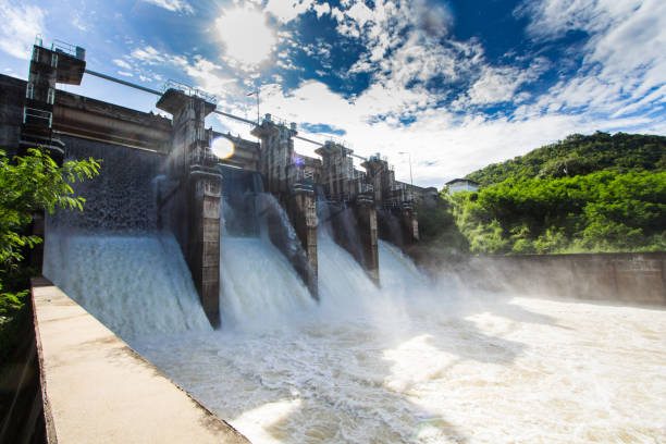 набережная плотины - dam стоковые фото и изображения