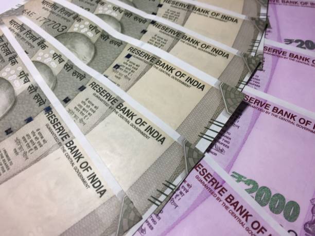 istock 500 and 2000 Indian Currency 674930068