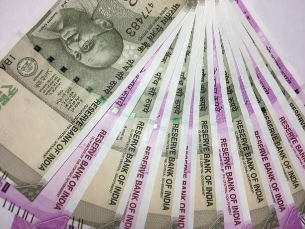 istock 500 and 2000 Indian Currency 674931178