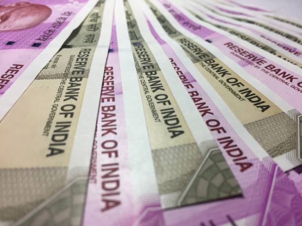 istock 500 and 2000 Indian Currency 674936968