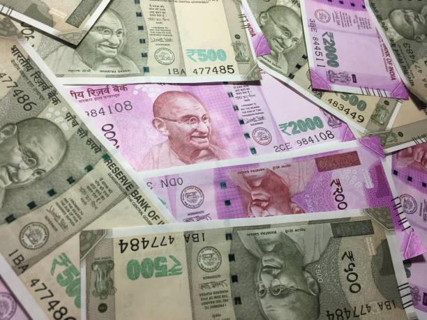 istock 500 and 2000 Indian Currency 674937844