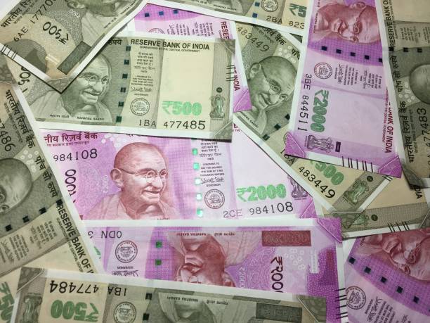 istock 500 and 2000 Indian Currency 674938646